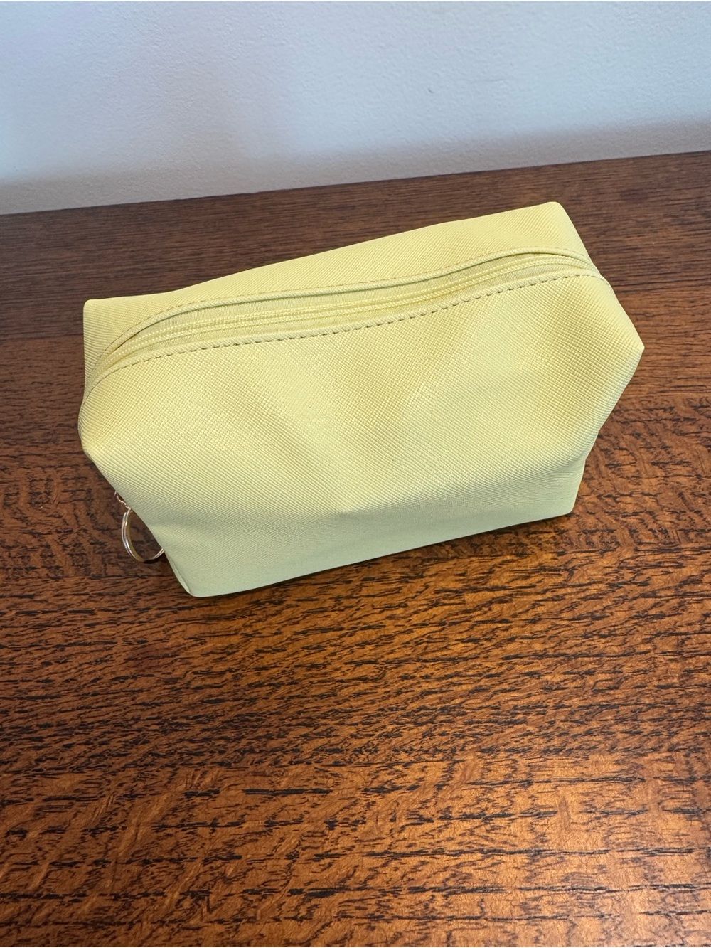 Make-Up Bag Stuffed/Pregnant with Beauty Items - Picture 12 of 12
